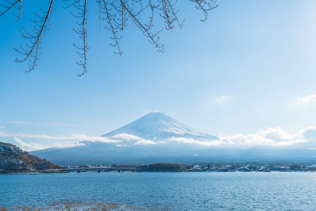 Montagne Fuji San au lac Kawaguchiko.