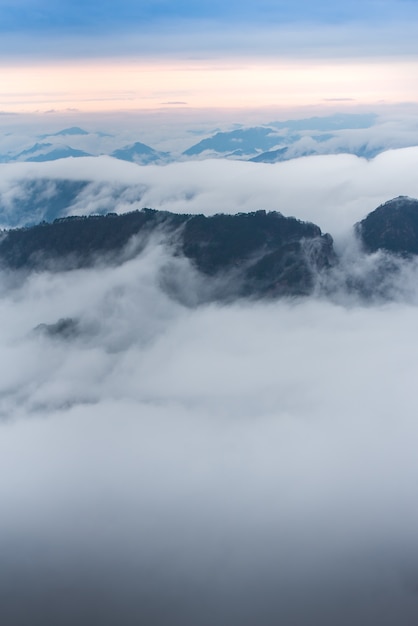 Montagne jaune ou montagnes de Huangshan nuage paysage de la mer