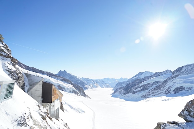 Montagne Jungfrau en Suisse et soleil