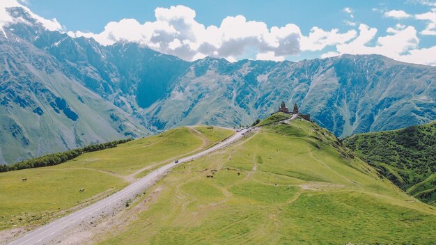 Montagne Kazbegi dans le pays Géorgie