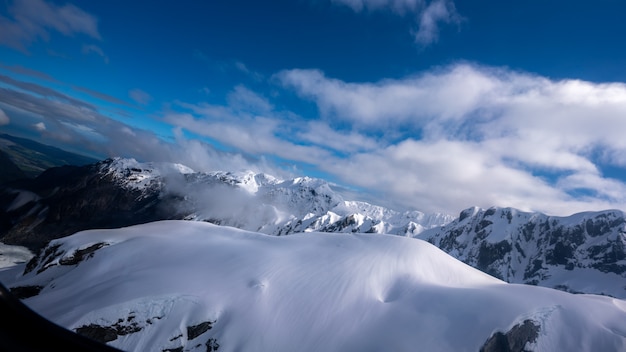 Montagne avec paysage d'hiver