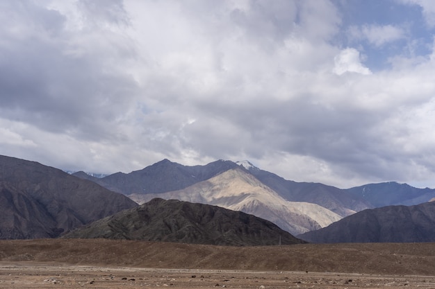 La montagne de la région himalayenne du nord de l'Inde est la partie de l'Himalaya