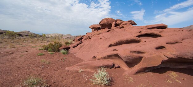 une montagne volcanique rouge un paysage fantastique Kazakhstan