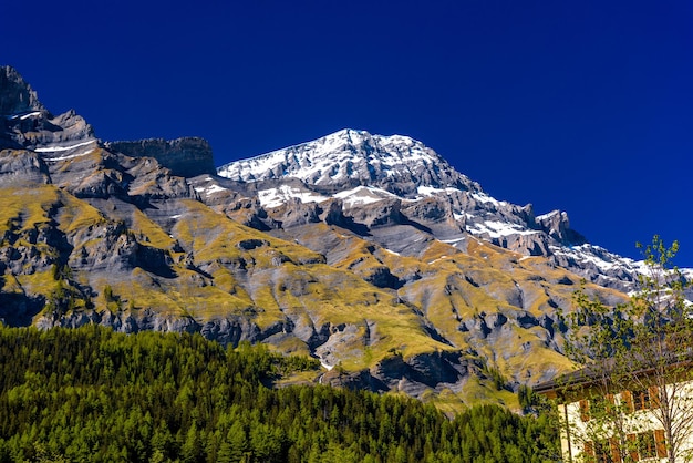 Photo montagnes des alpes suisses leukerbad leuk visp wallis valais swit