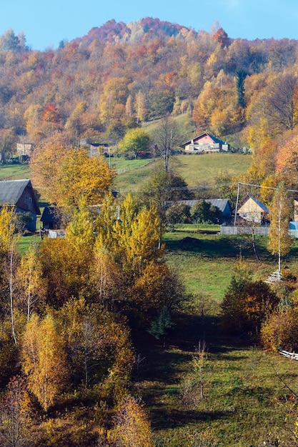 Montagnes des Carpates d'automne Ukraine
