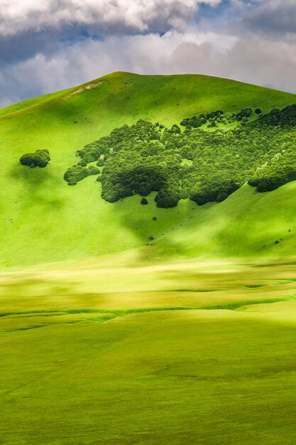 Montagnes à Castelluccio en été Ombrie Italie