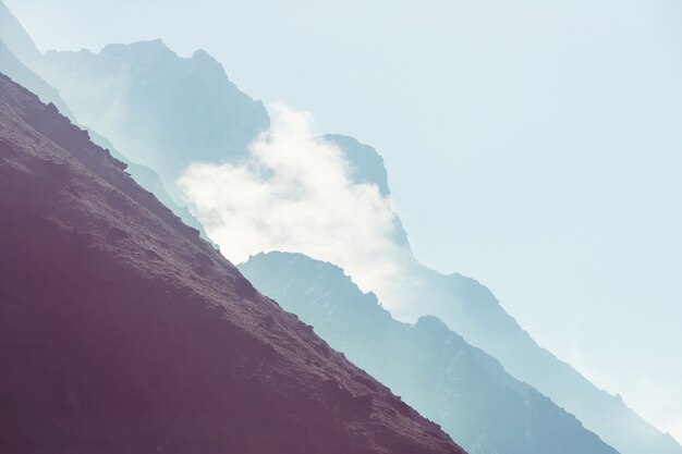 Montagnes dans la région de Sagarmatha, Himalaya