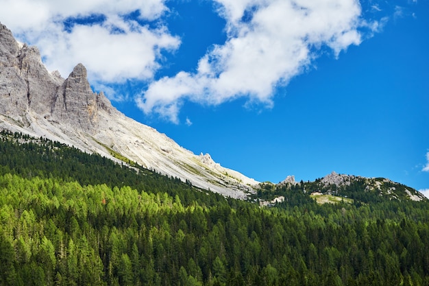 Montagnes des Dolomites