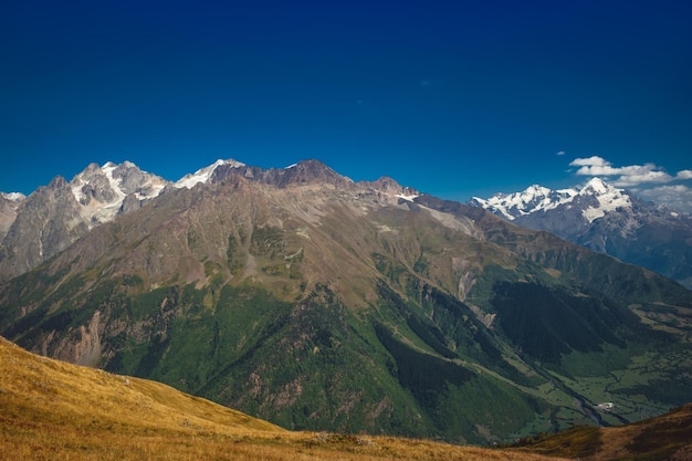 Les montagnes du Caucase en Géorgie pays Beau paysage de montagne Svaneti Nature et fond de montagne