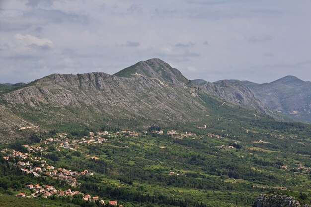 Les montagnes du Monténégro, la côte Adriatique