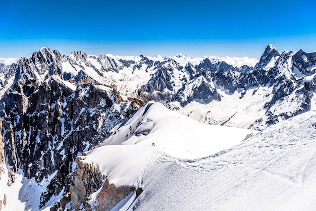 Montagnes enneigées Chamonix Mont Blanc HauteSavoie Alpes France