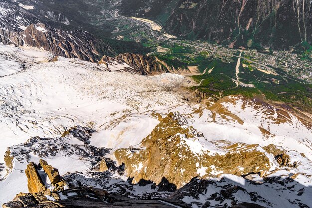 Montagnes enneigées Chamonix Mont Blanc HauteSavoie Alpes France