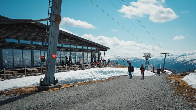 montagnes enneigées de Norvège Neige dans les montagnes Reposez-vous en hiver