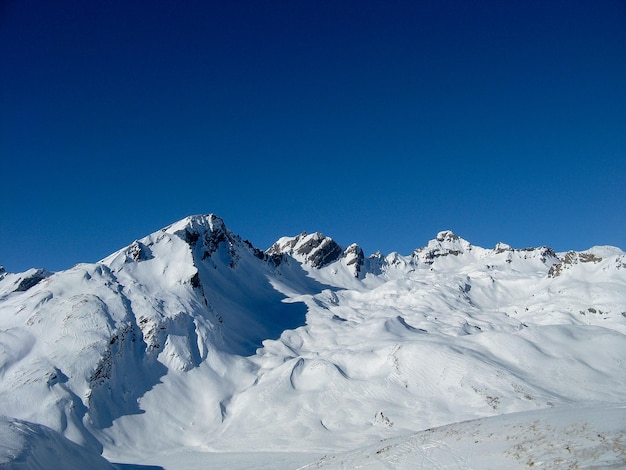 Montagnes frontalières entre l'Italie et la France