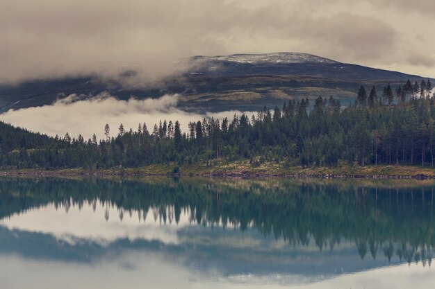 Montagnes en Norvège