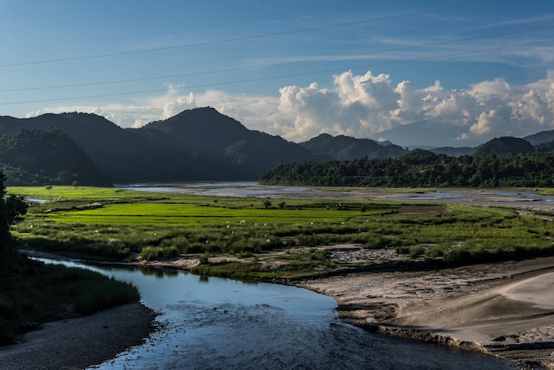 montagnes de Pokhara Katmandou himalayens