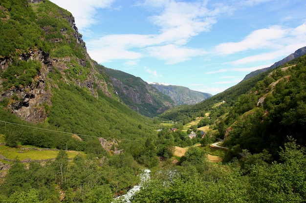 Montagnes et vallées le long de la Flamsbana Flam Railway Norway