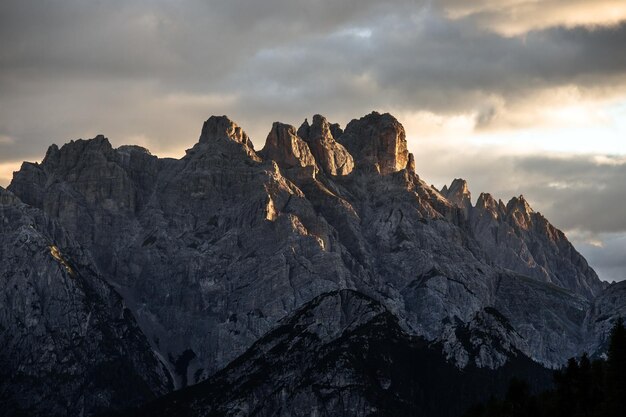 Photo monte cristallo alps dolomite au lever du soleil vénétie cortina italie