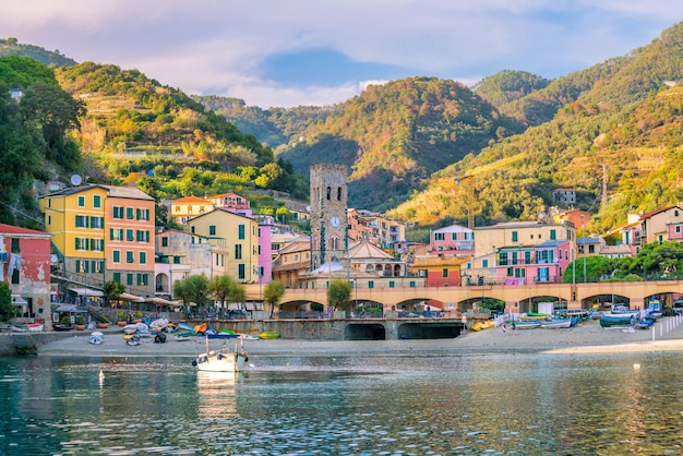 Monterosso al Mare vieux villages balnéaires des Cinque Terre sur la Riviera italienne en Italie