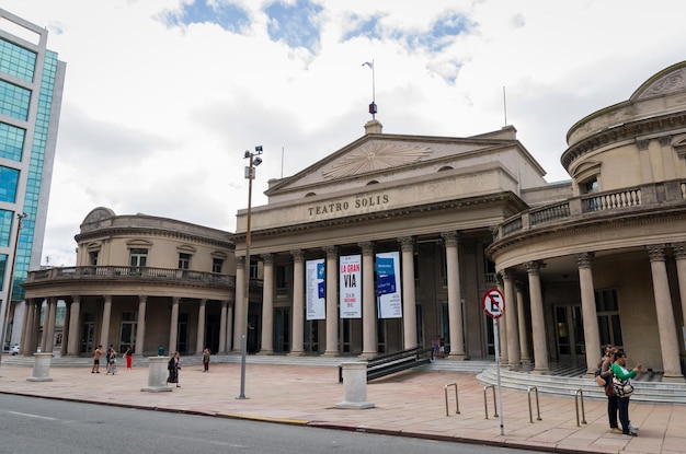 Photo montevideo uruguay décembre 29 2023 théâtre solis à montevideo l'un des plus beaux théâtres d'amérique du sud