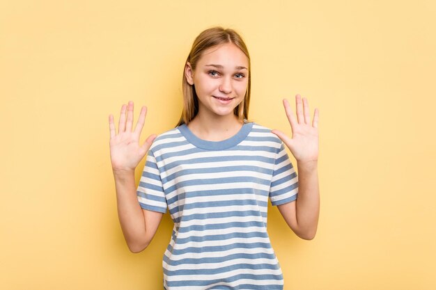 Montrant le numéro dix avec les mains