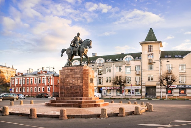 Monument au grand-duc Oleg Ryazansky Place de la cathédrale Ryazan Légende Grand-duc Oleg Ryazansky