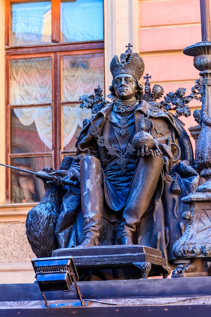 Monument à l'empereur russe Paul le premier dans la cour du château St Michel à Saint-Pétersbourg Russie