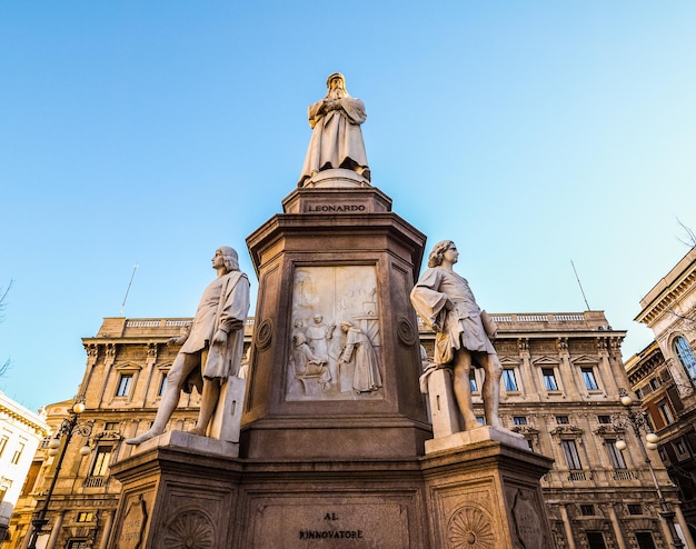 Monument HDR Léonard de Vinci à Milan