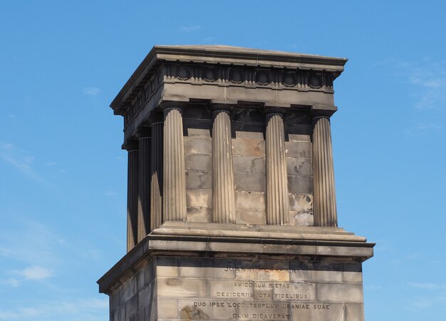 Monument de John Playfair sur Calton Hill à Édimbourg