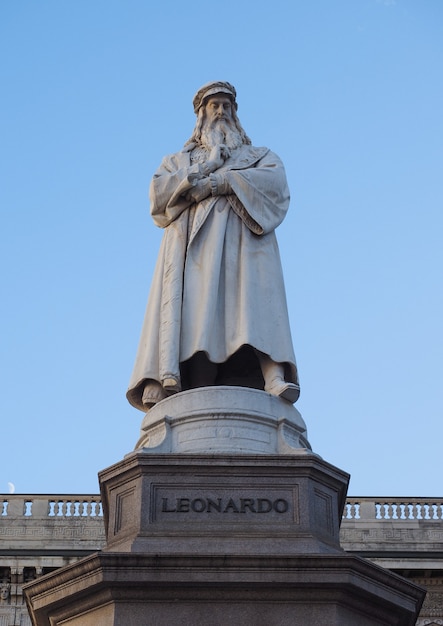 Monument de Léonard de Vinci à Milan