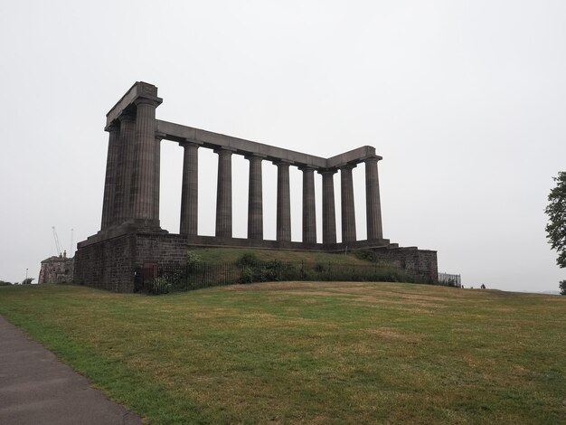 Monument national sur Calton Hill à Édimbourg