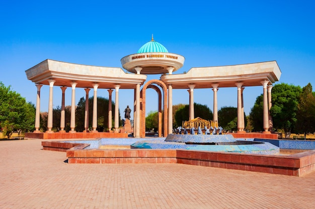 Monument et parc Jaloliddin Manguberdi Urgench