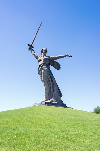 monument patrie appelle sur la colline mamayev