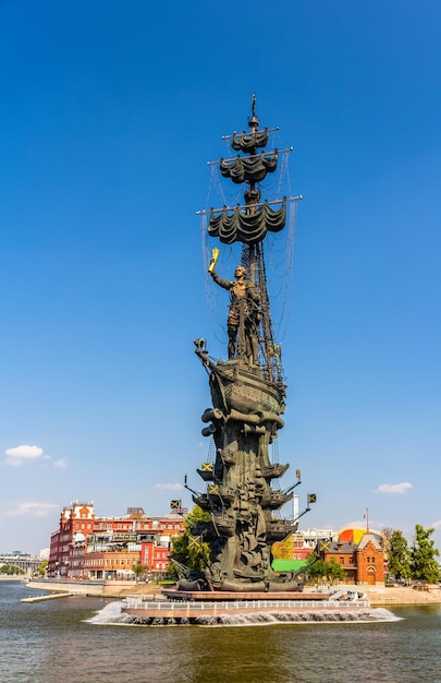 Photo monument à pierre le grand à moscou, en russie