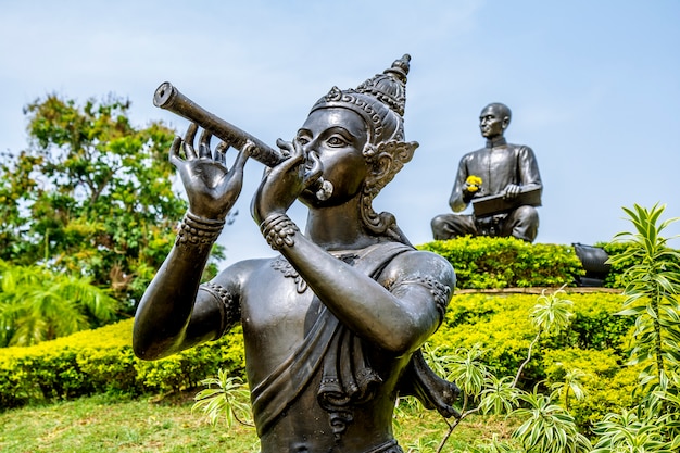 Le Monument Sunthornphu Avec Fond Vert