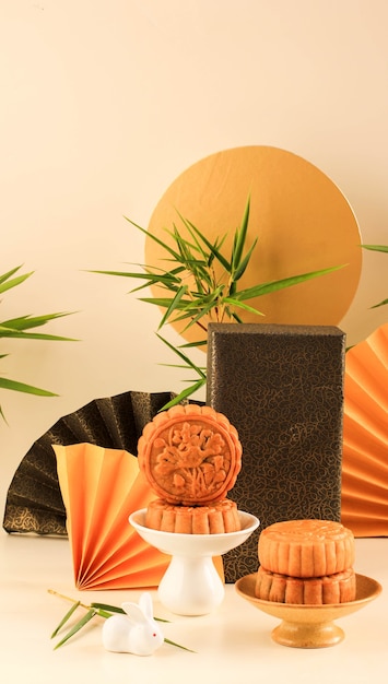 Mooncake Chinese Dessert Snack pendant la fête de la mi-automne du nouvel an lunaire. Taille des histoires Instagram