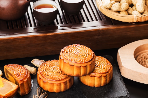 Mooncake de la pâtisserie traditionnelle chinoise mi-automne