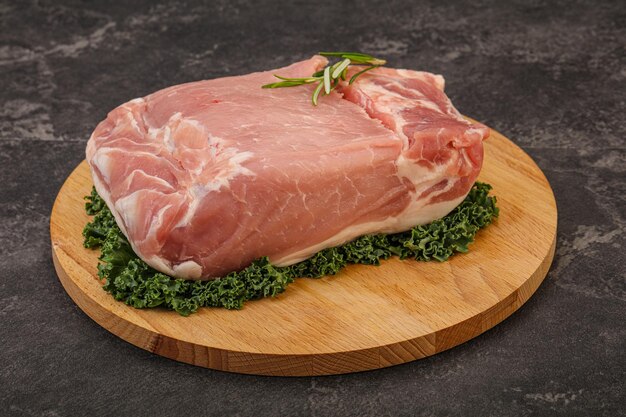 Morceau de viande de porc pour la cuisson