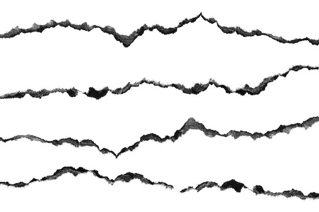 morceaux de papier déchiré sur fond blanc avec espace de copie pour le texte