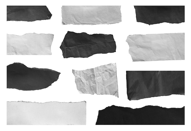 Photo morceaux de papier déchiré sur fond blanc avec espace de copie pour le texte