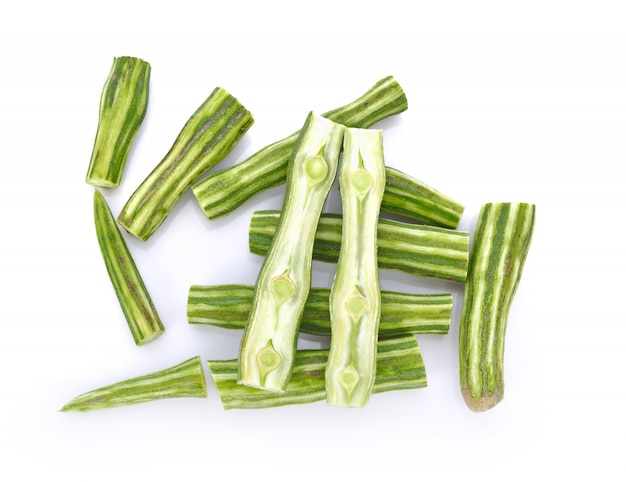 Moringa isolé sur fond blanc