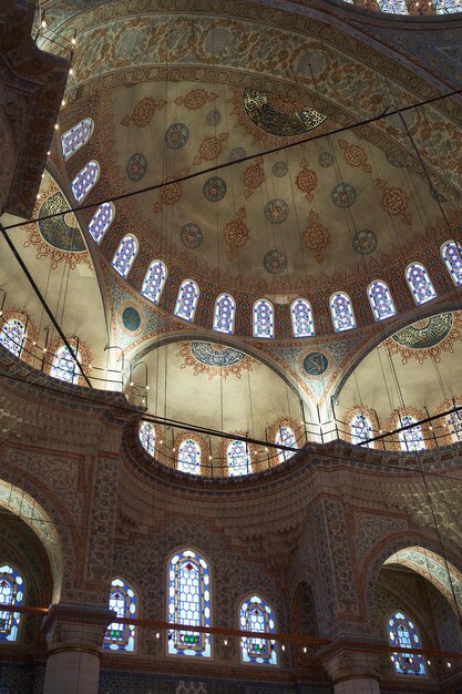 Photo la mosquée bleue d'istanbul depuis l'intérieur