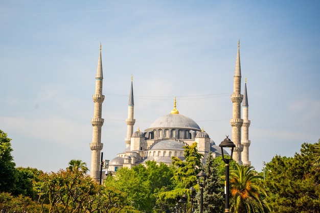 La mosquée bleue ou sultanahmet camii dans la vieille ville d'istanbul en turquie