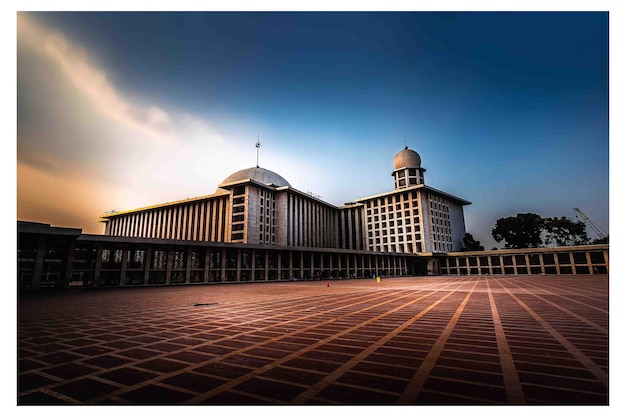 Photo la mosquée istiqlal est située à jakarta, en indonésie.