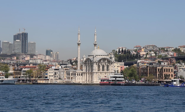 Mosquée d'Ortaköy à Istanbul