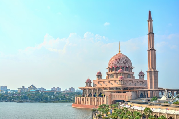 Mosquée de Putra à Putrajaya, Malaisie