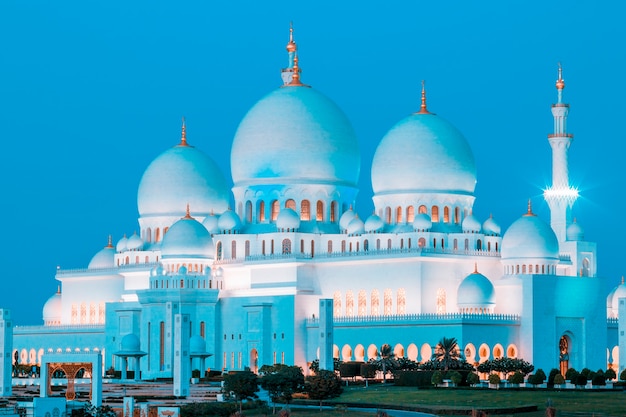 Mosquée Sheikh Zayed d'Abu Dhabi de nuit