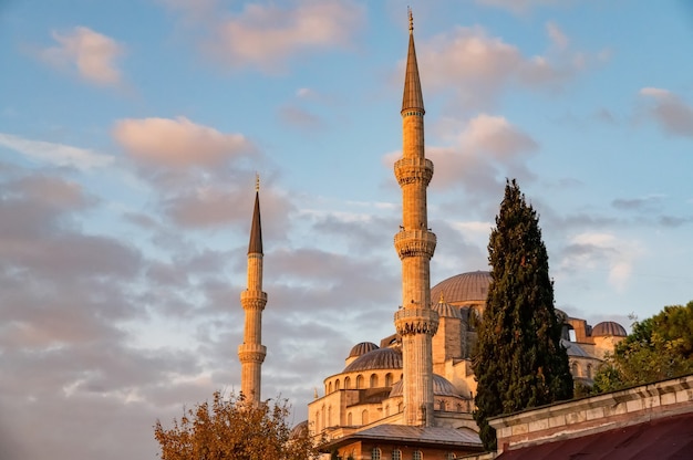 Mosquée Sultan Ahmed Ou Sultan Ahmet Camii, également Connue Sous Le Nom De Mosquée Bleue Avec Ciel Bleu