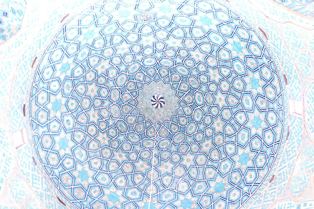 Le motif bleu et blanc d'une mosquée.