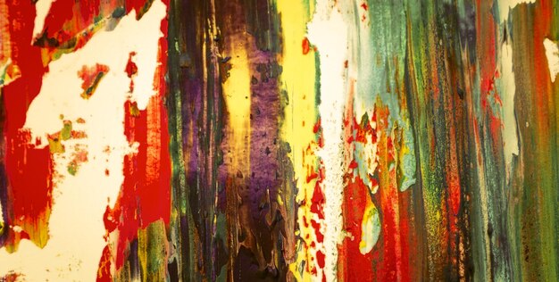 Un motif de papier peint avec un motif de texture artistique et des accents dorés